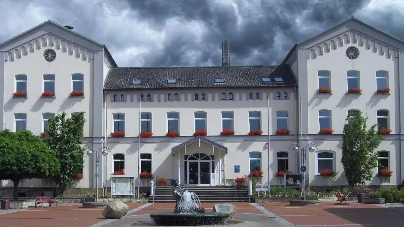 Das Rathaus als Zentrum der Verwaltung und Mittelpunkt der Samtgemeinde soll saniert werden. (Foto: gk)