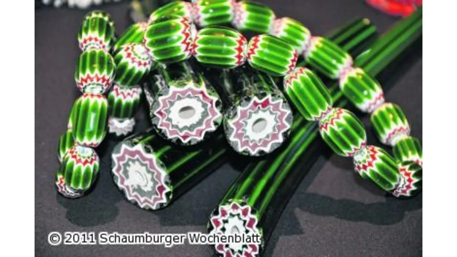 Perlen aus Glas erzählen farbige Geschichten (Foto: red)