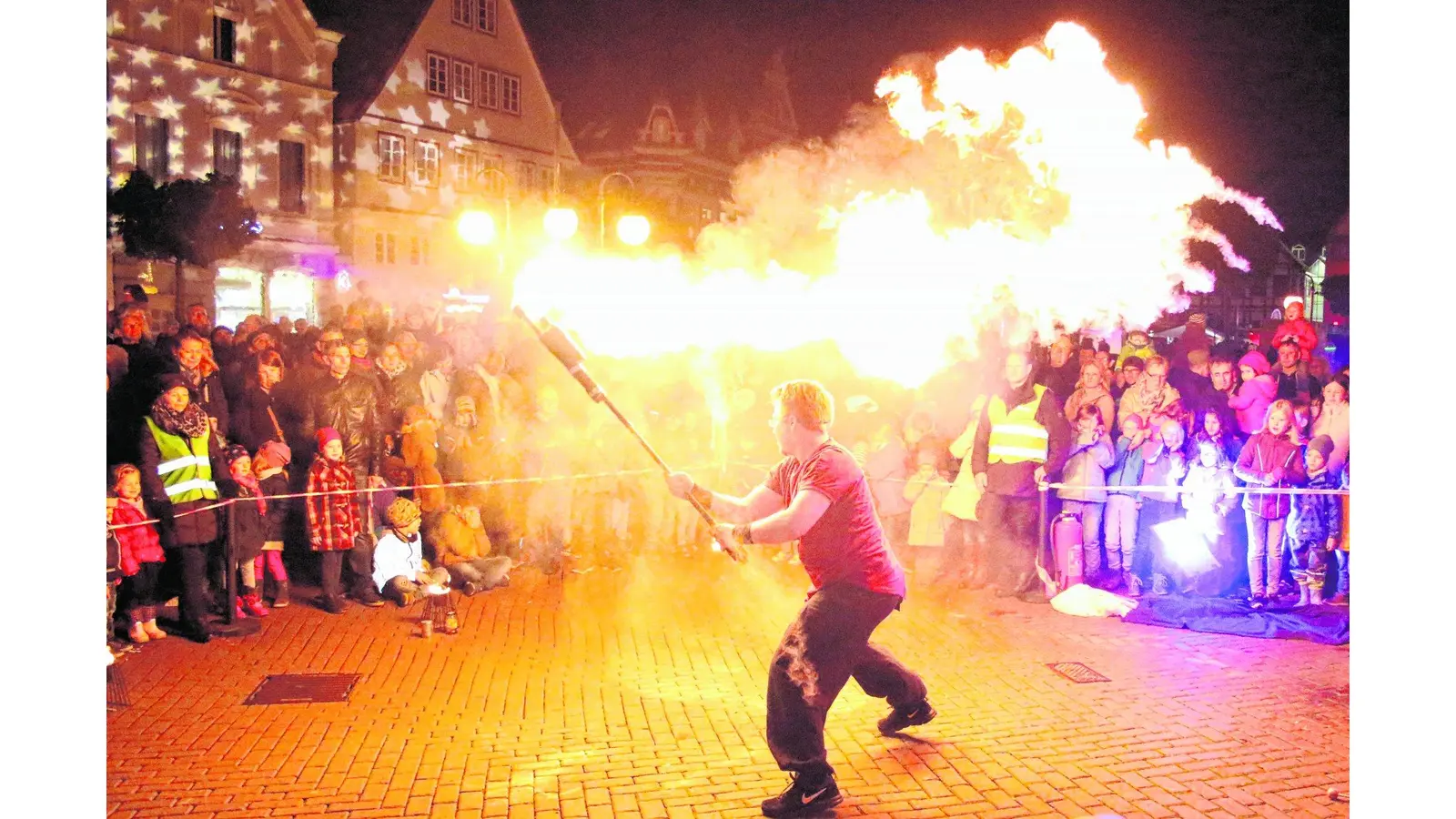 Tausende genießen Stadthäger Sternenglanz (Foto: bb)