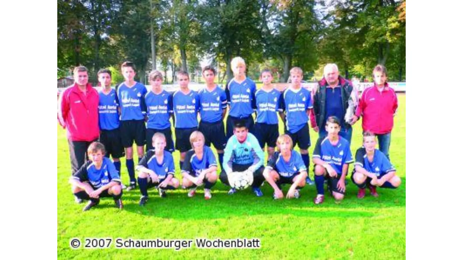 Mit neuen Trikots spielt es sich doch gleich viel besser (Foto: red)