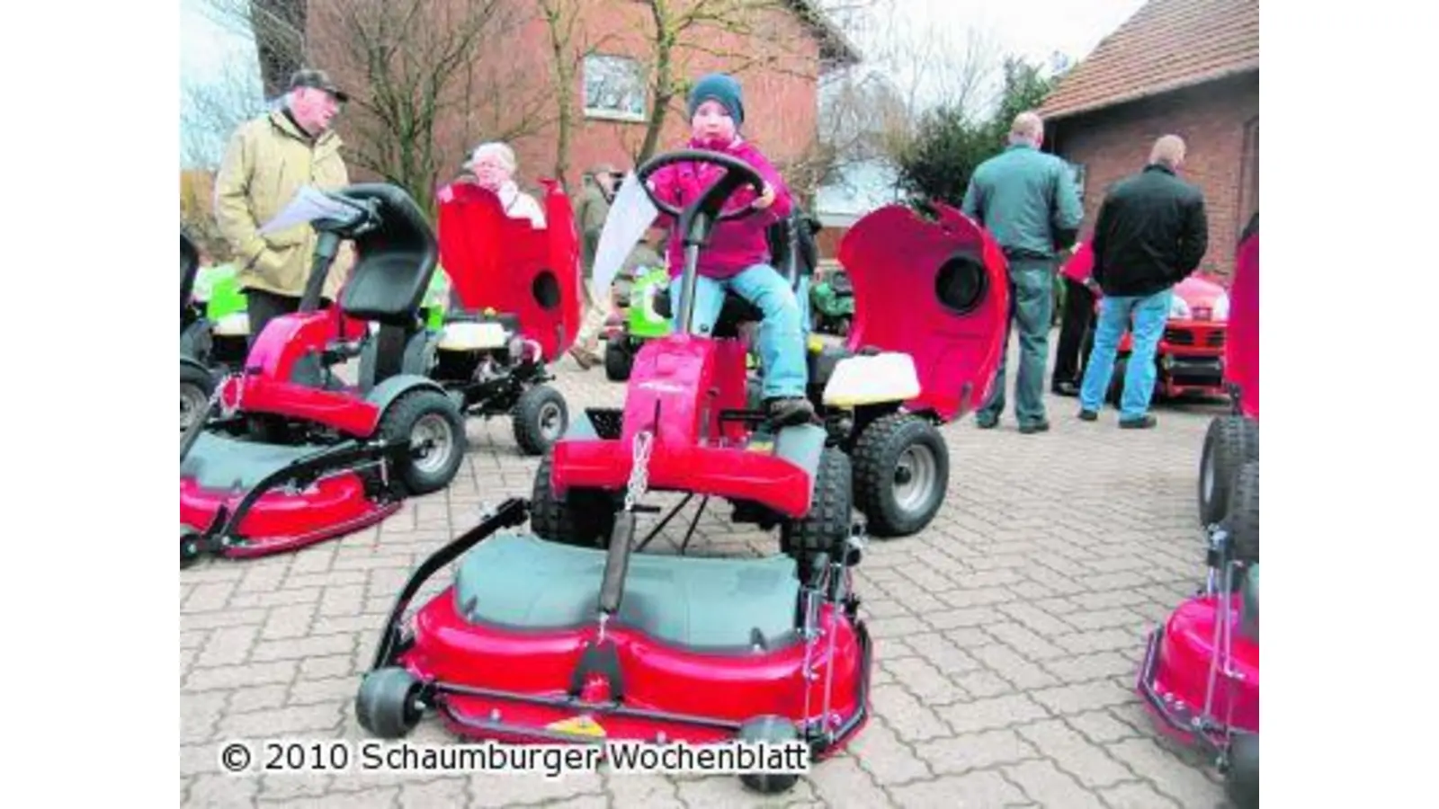 Jährlicher Frühjahrsmarkt der Firma Vehling Motorgeräte sorgt für viel Schau und Spaß (Foto: jl)