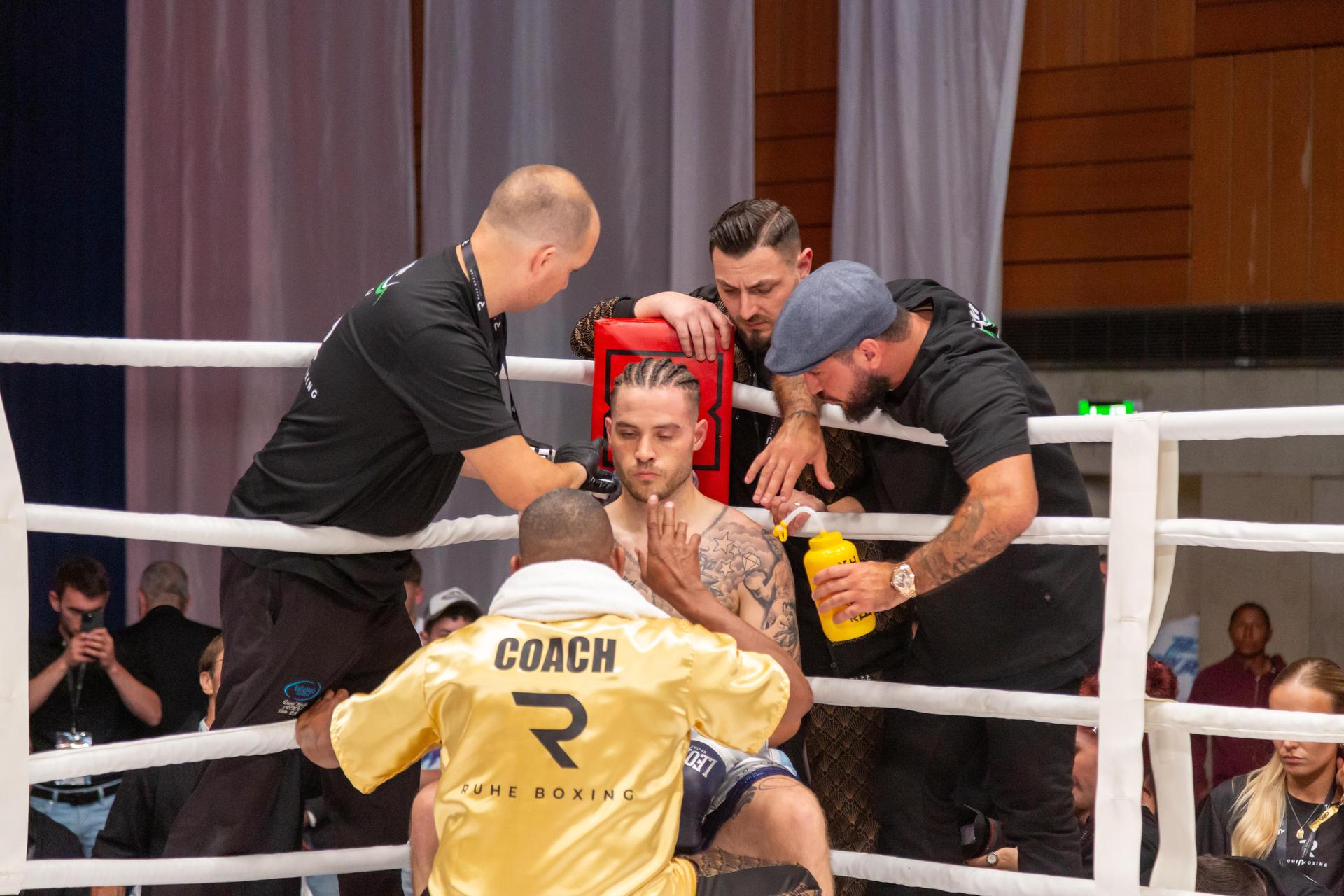 Piergiulio Ruhe in der roten Ecke. (Foto: ste)