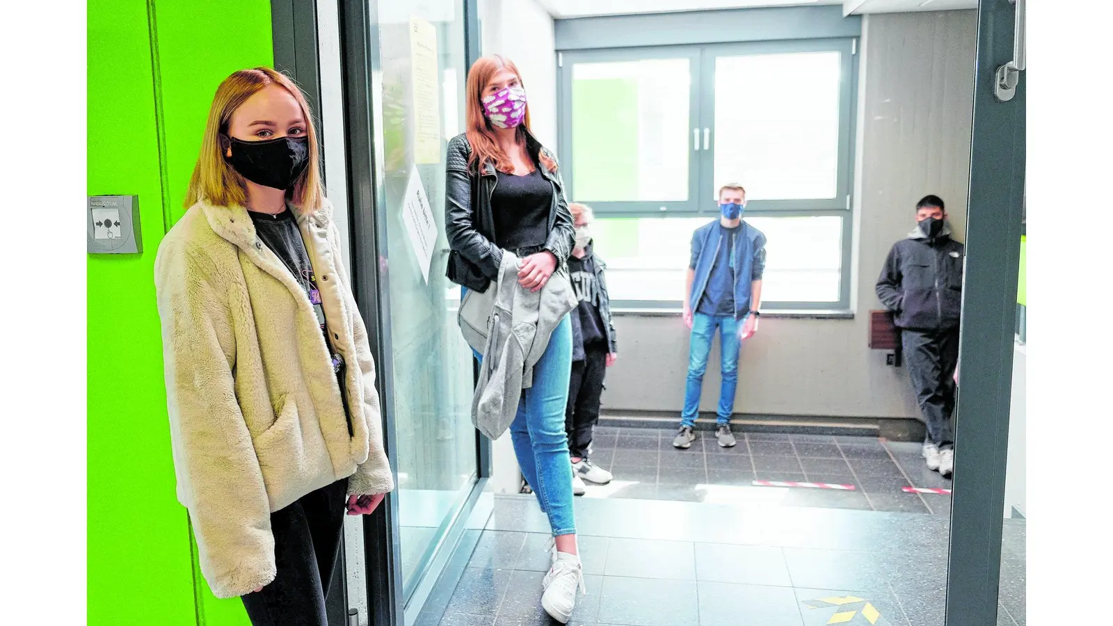 Abstand halten und auf Rechtsverkehr achten (Foto: jl)