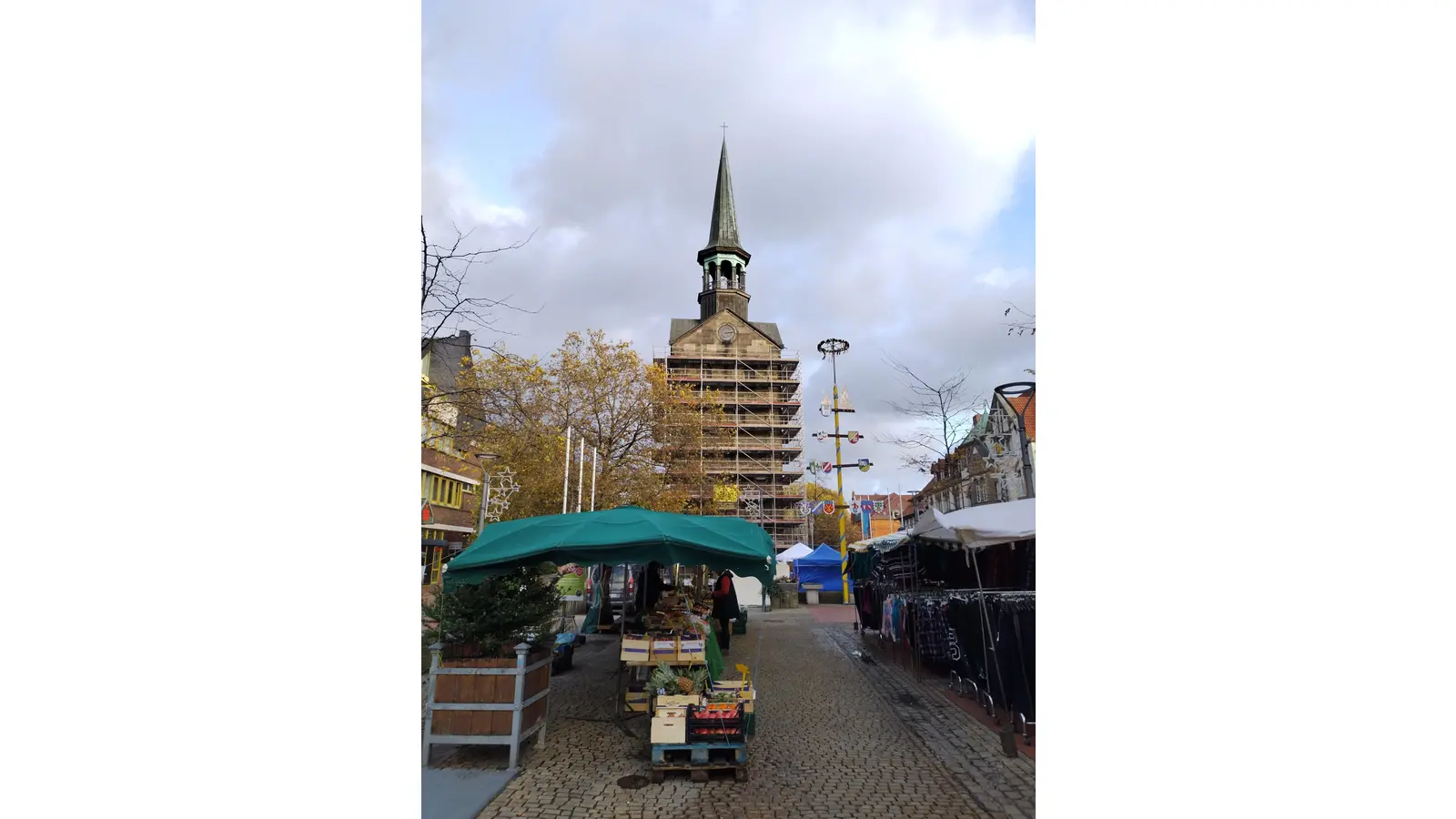 Stadtkirche und Markt: Wunstorfs Innenstadt.