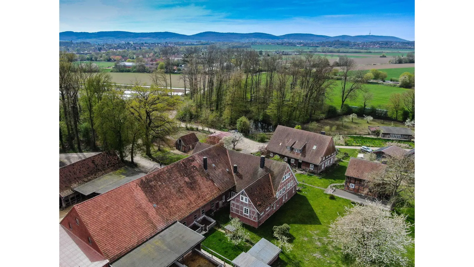 Die Menschenkette am Sonntag, 17. Mai, soll nahe des akut und unmittelbar von den Bahnplanungen bedrohten Rethofs bei Scheie stattfinden. (Foto: jp)