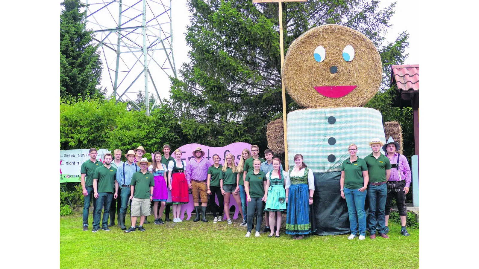 Große Puppe wirbt für großes Fest (Foto: al)