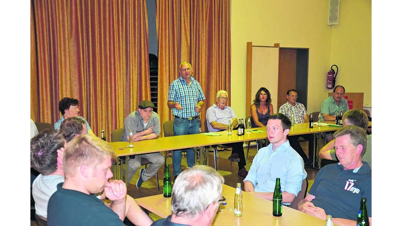 Elf Kandidaten präsentieren sich der Bürgerversammlung (Foto: red)