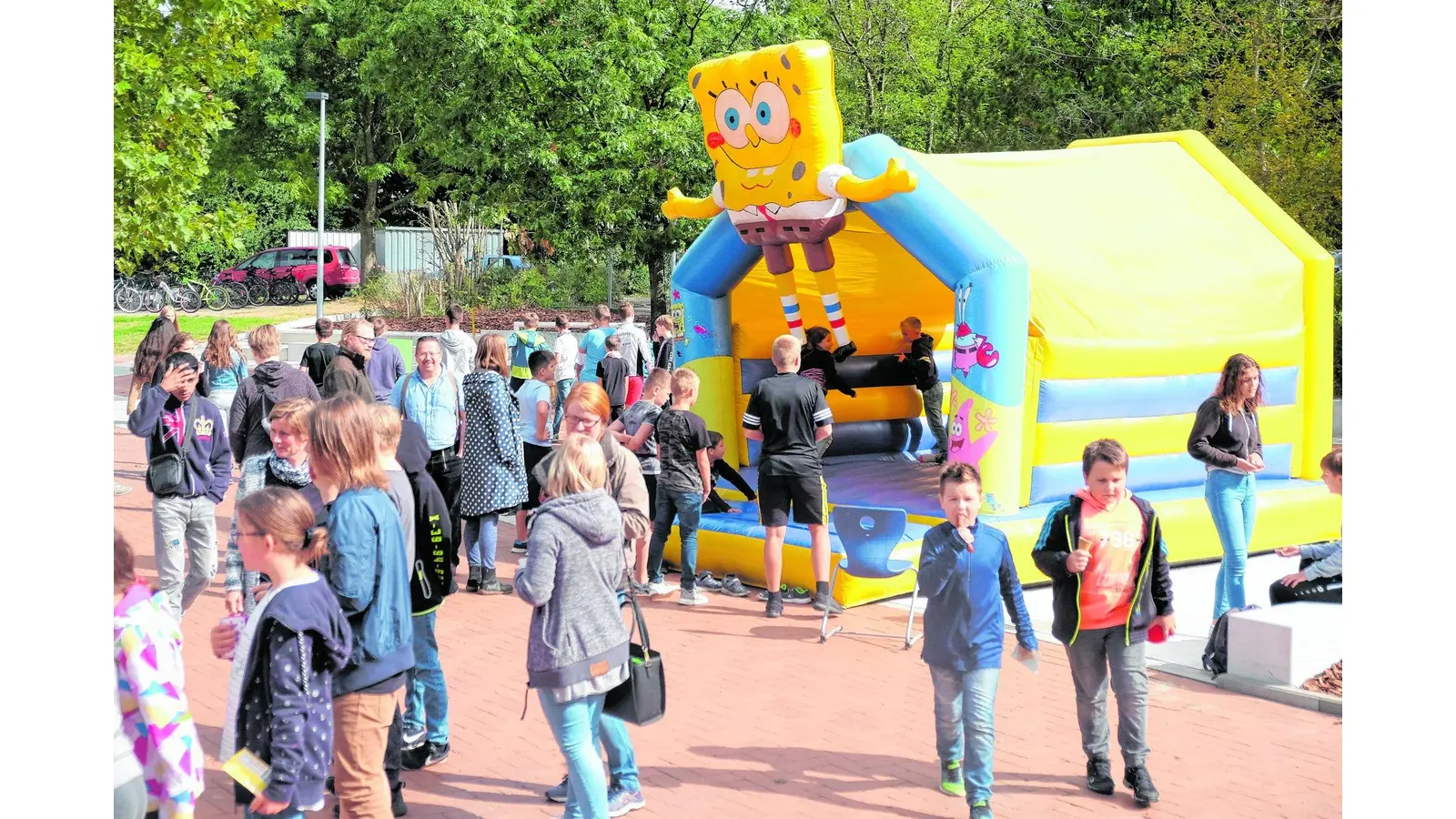 Zum Jubiläum stehen Hüpfburg und Dosenwerfen auf dem aktuellen Stundenplan (Foto: red)
