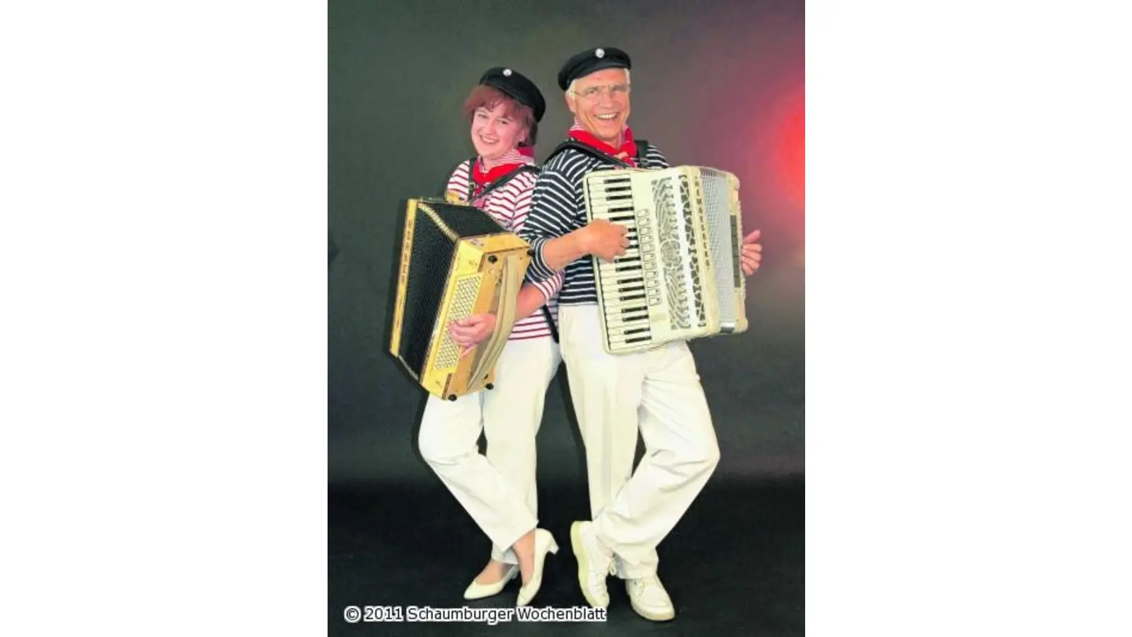 Musik und Humor gibt es stilecht im Matrosenlook (Foto: al)