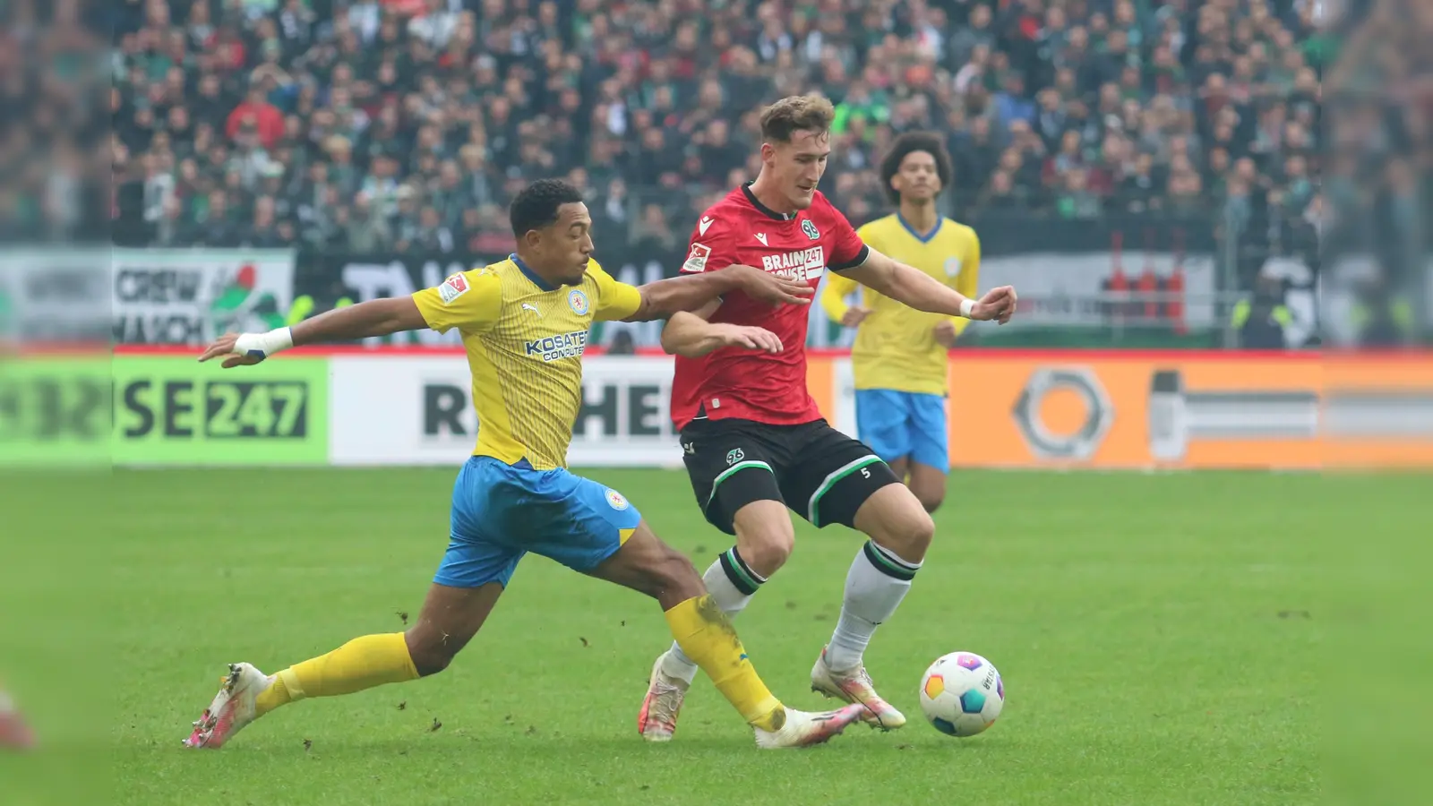 Phil Neumann und Co. treten Freitag zum kniffligen Spiel gegen Hertha BSC Berlin an.