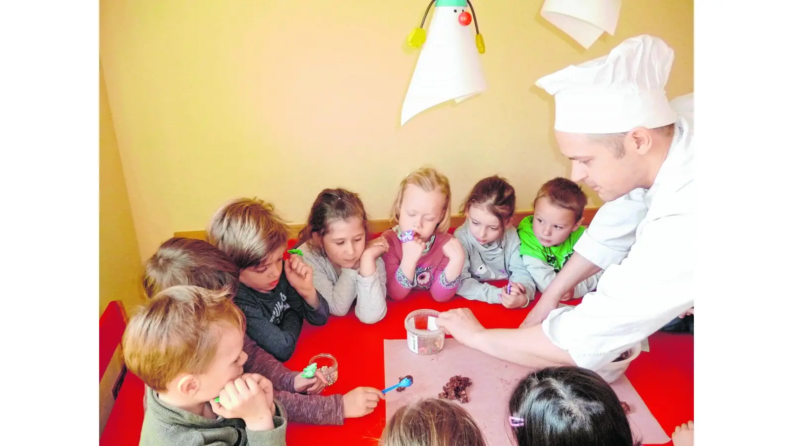 Kindergarten wird zur Schokowerkstatt (Foto: jk)