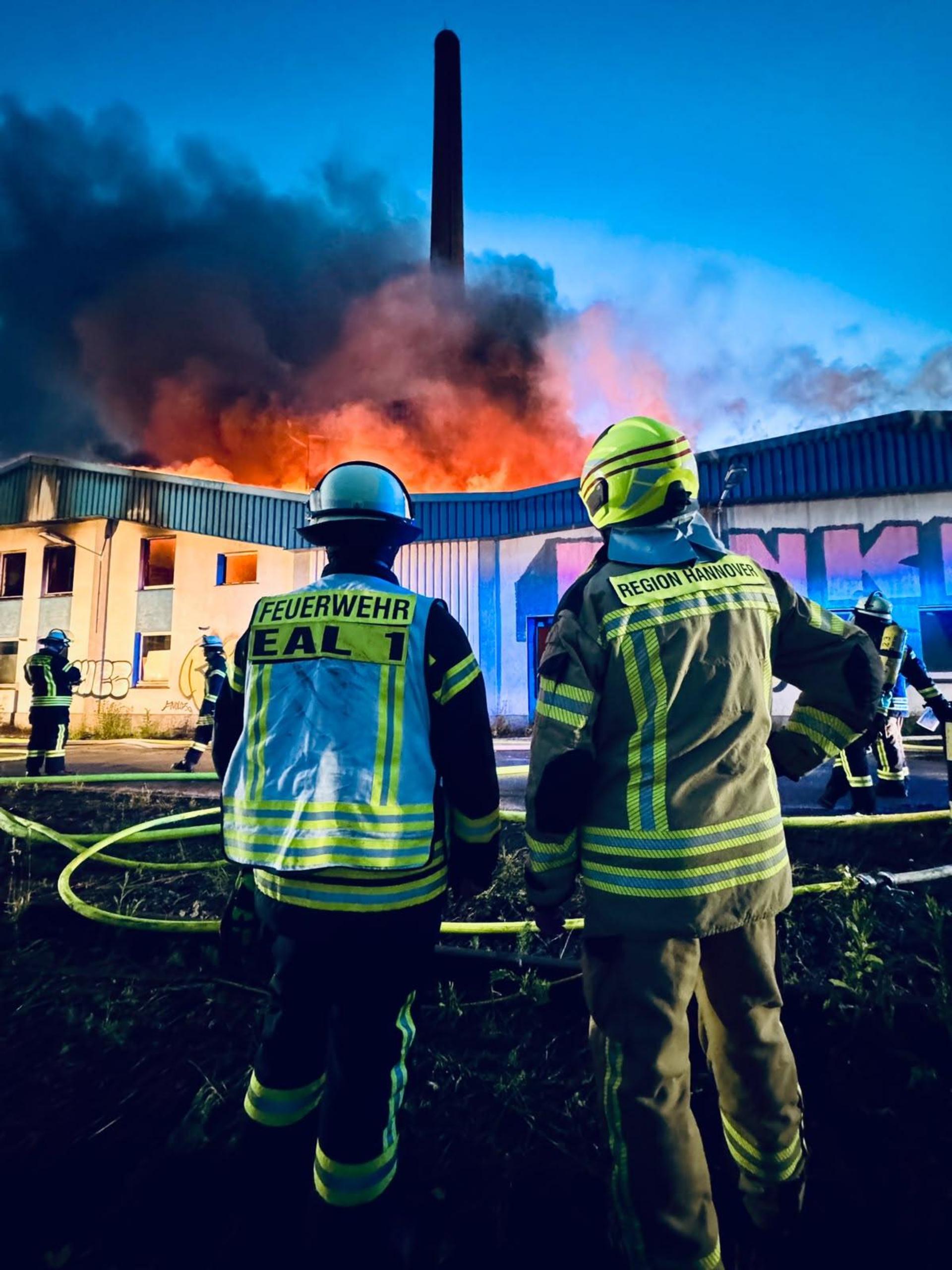 Vor Ort: Einsatzkräfte der Feuerwehr. (Foto: Feuerwehr)