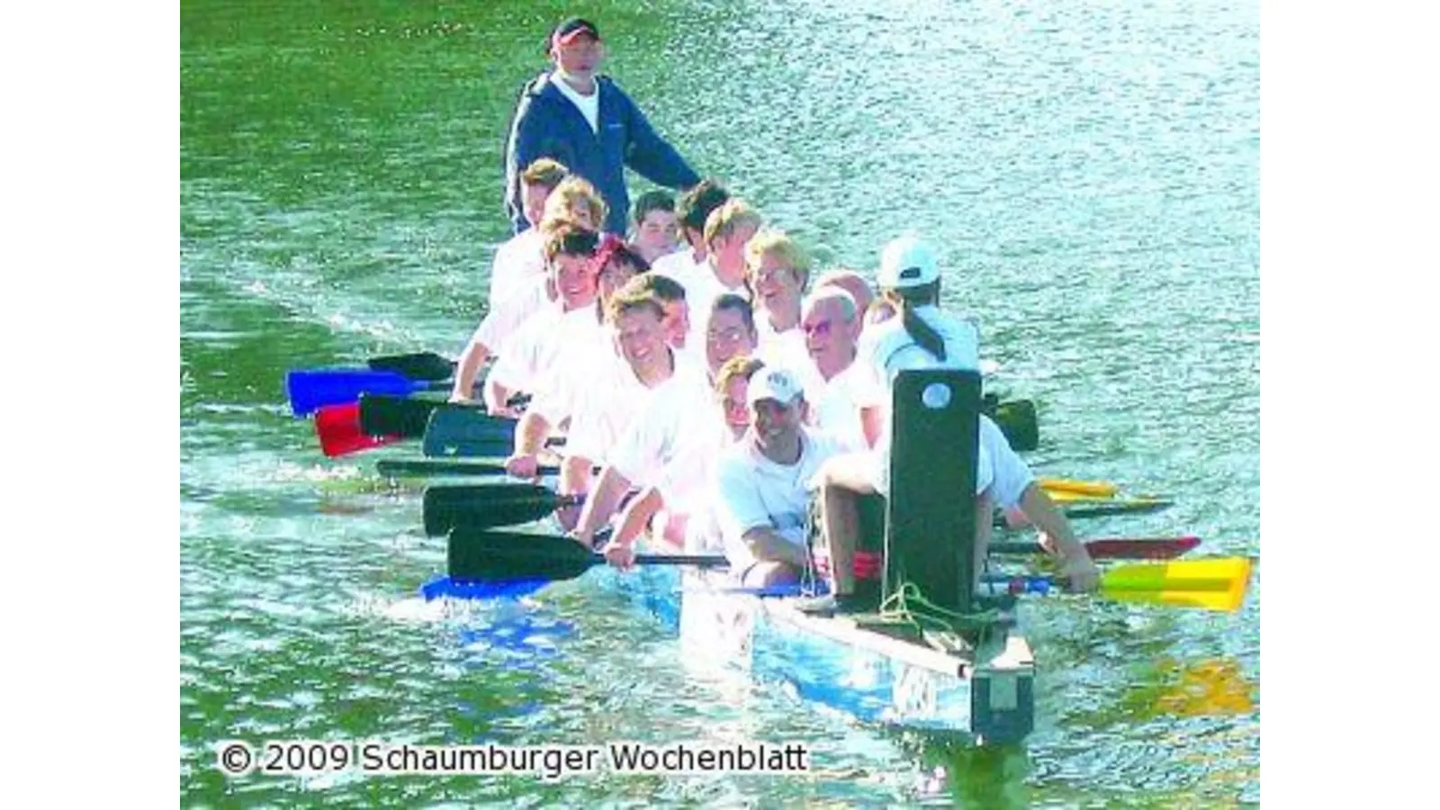 21 Paddler pro Boot kämpfen um den Sieg (Foto: ste)