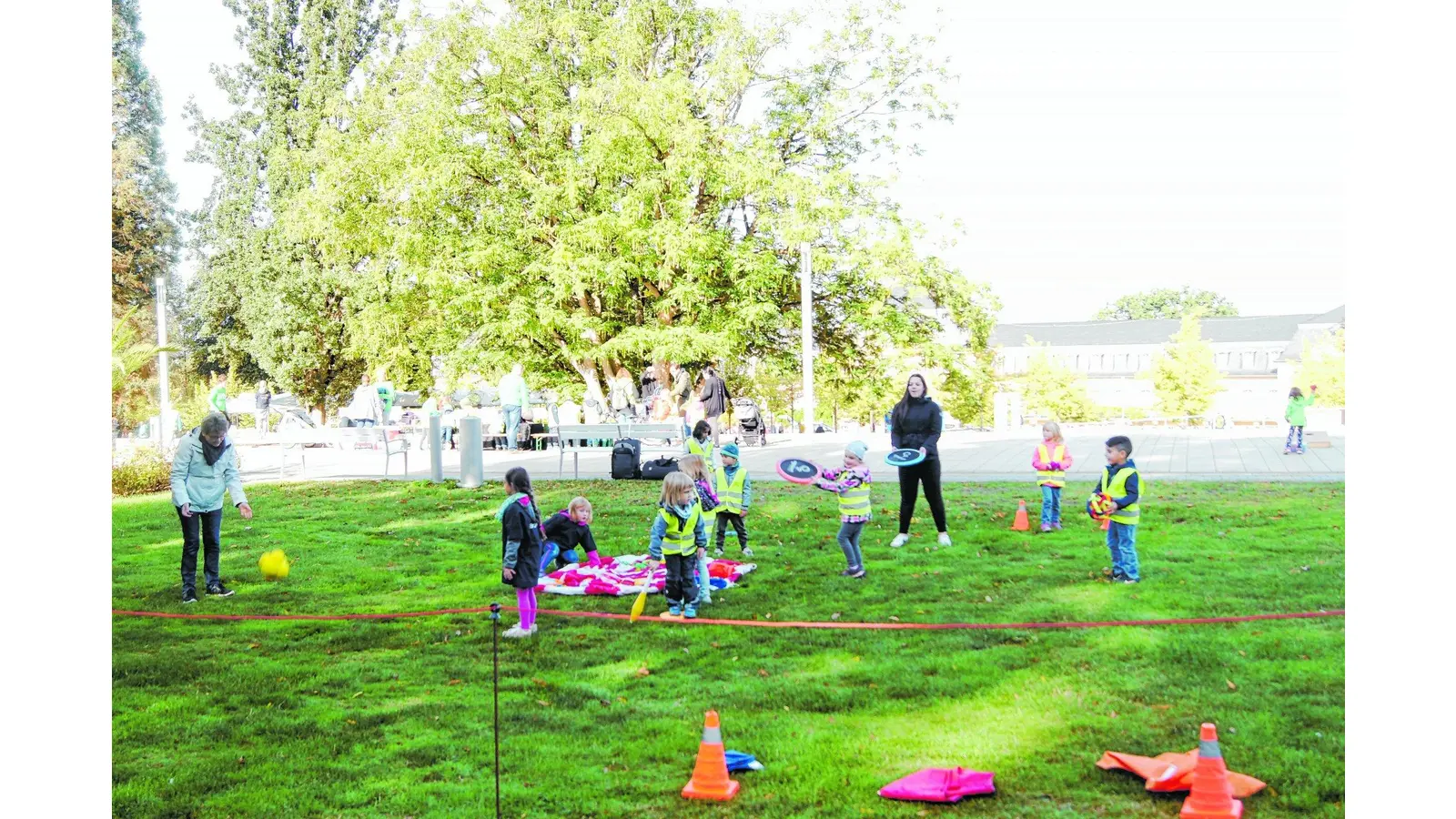 Kurpark verwandelt sich in ein großes Spieleparadies (Foto: tr)