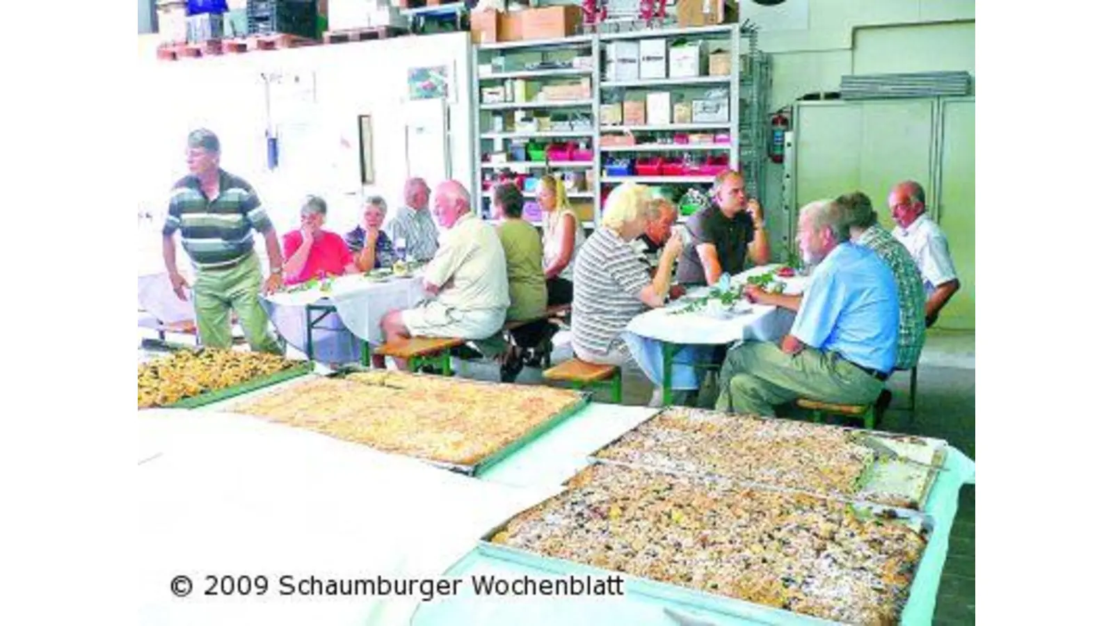 Kaffeetrinken der Dorfgemeinschaft (Foto: ste)