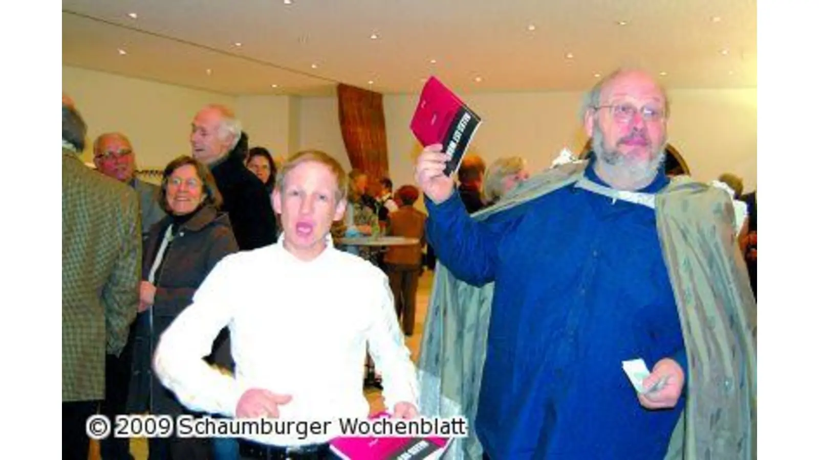 Norbert Kentrup verkauft selbst Programmhefte (Foto: ste)
