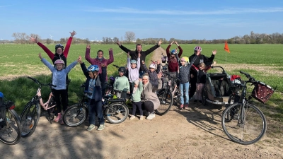 Haben sich in den Sattel geschwungen: Die Teilnehmer der Fahrradtour. (Foto: privat)