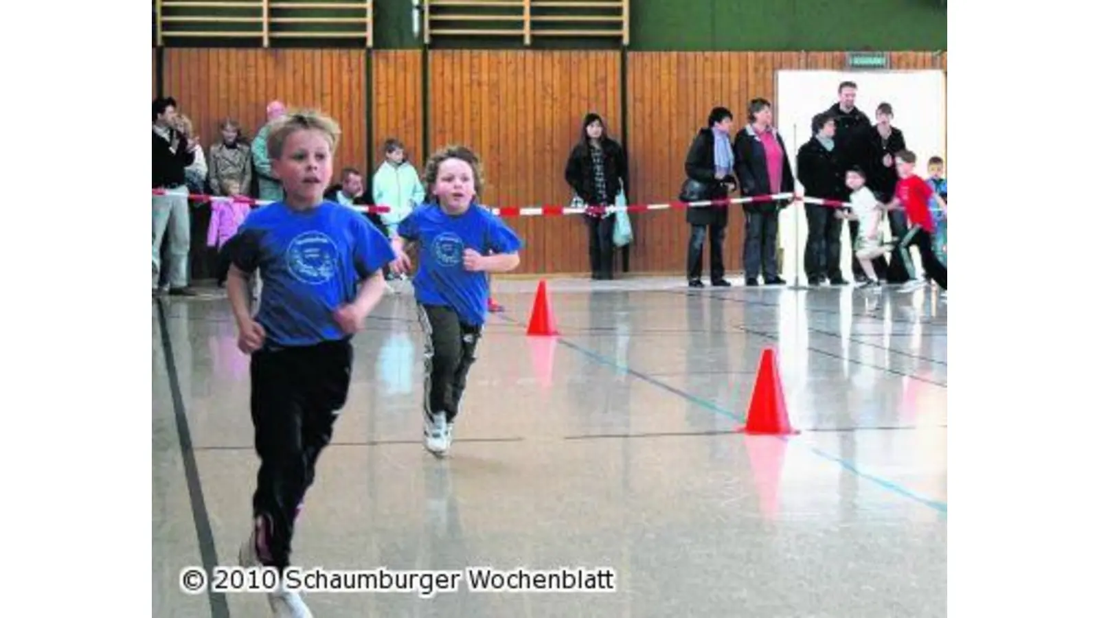 Schüler laufen für mehr Bildung (Foto: tt)