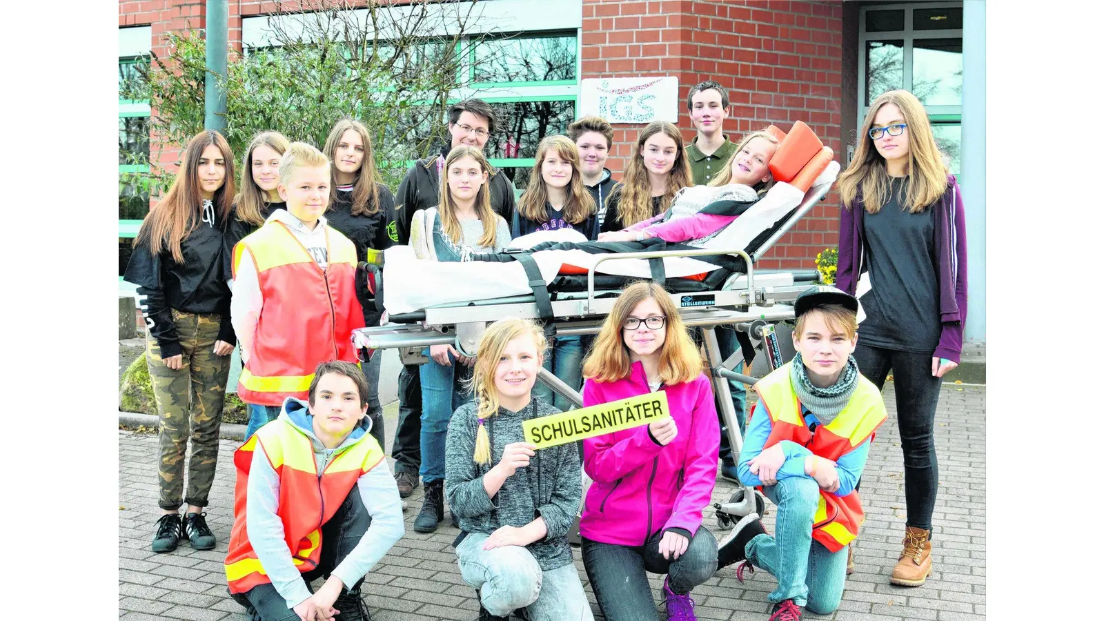 Eine Krankenfahrtrage für den Schulsanitätsdienst an der IGS (Foto: em)