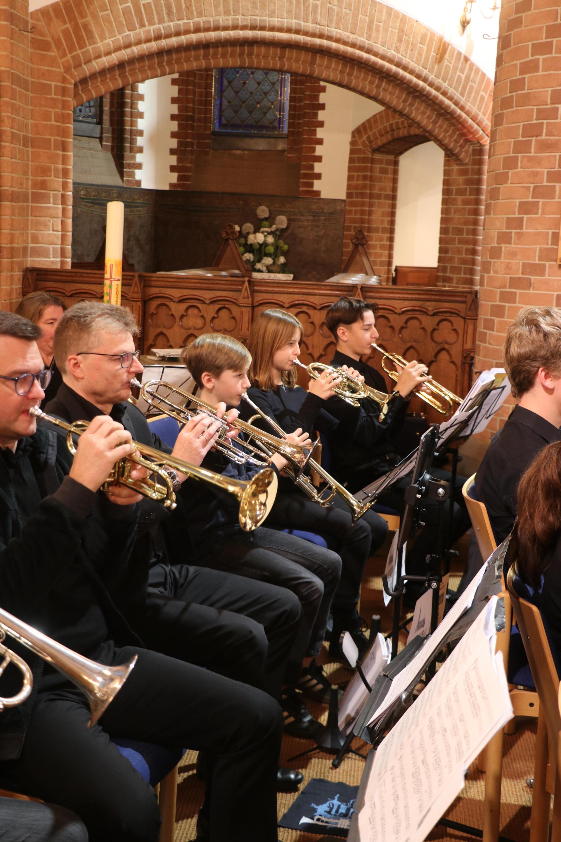 Bilderimpressionen zum 100-jährigen Jubiläum des Posaunenchores Altenhagen-Hagenburg. (Foto: gi)