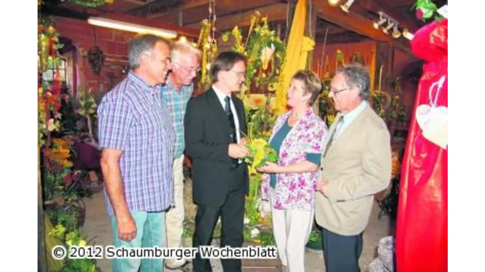 Floristik unterm Storchennest (Foto: gi)