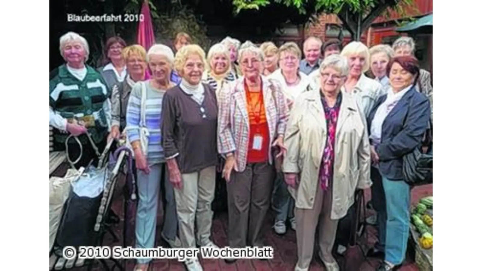 Sozialgruppe fährt zum Blaubeeressen (Foto: ste)