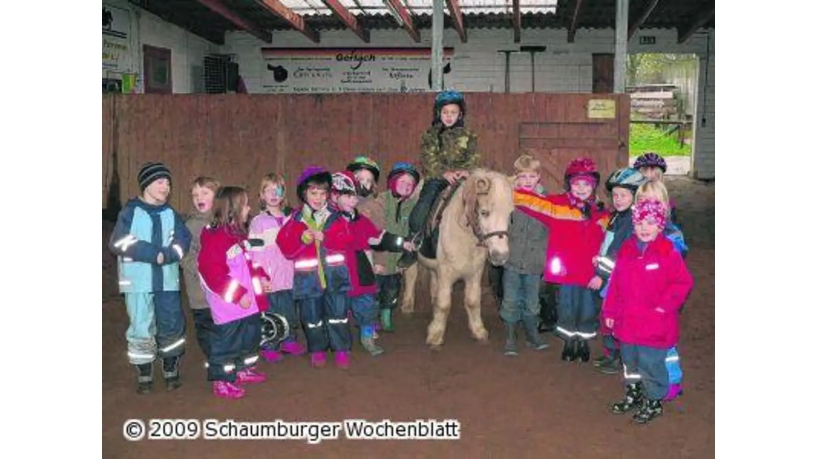 Kindergarten besucht Reitanlage (Foto: red)