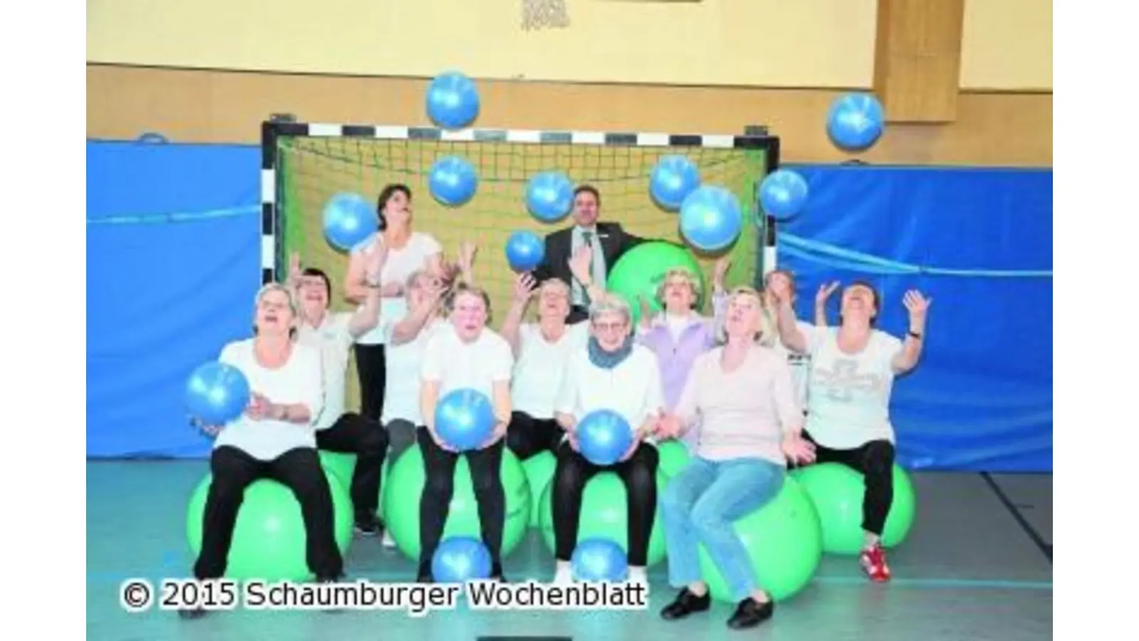 Bälle für die Fitness spendiert (Foto: ste)