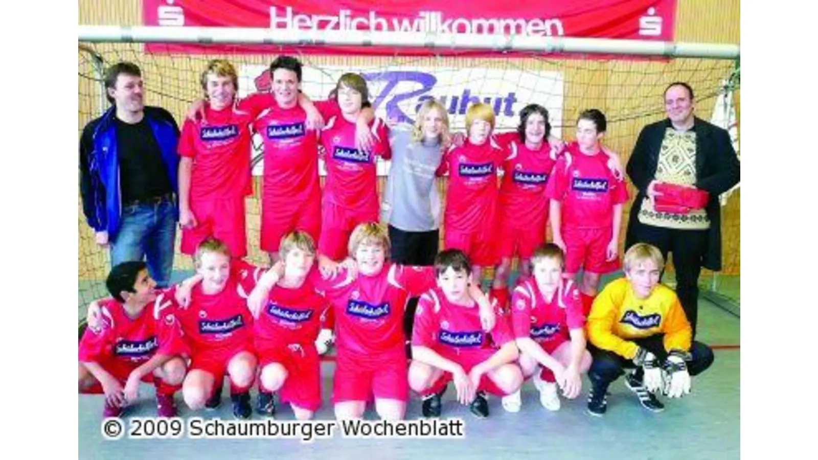 C-Jugend mit neuen Trikots (Foto: red)