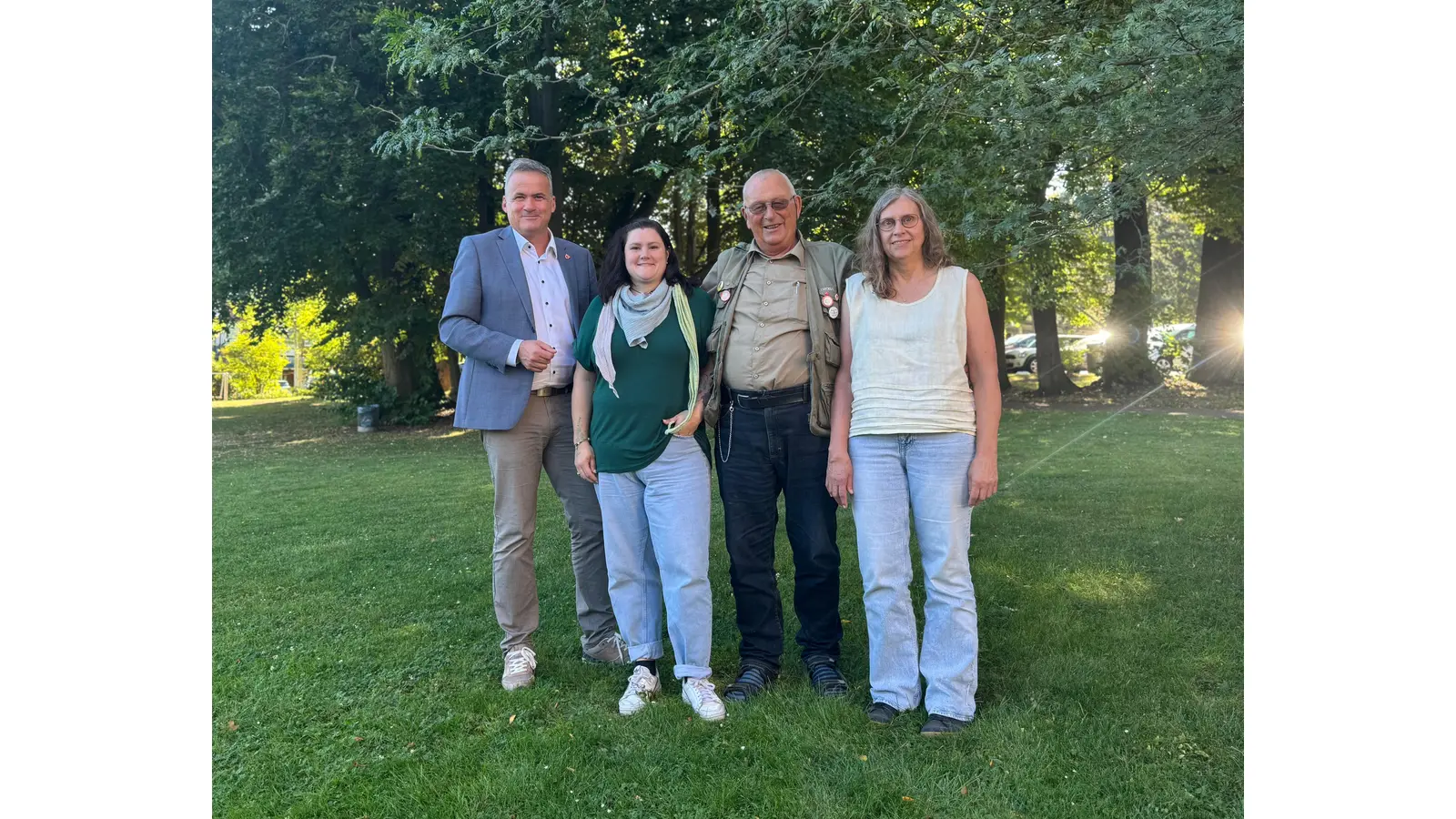 Stadtdirektor Mike Schmidt (von links), Stefanie Mentzel (2. Vorsitzende NABU), Eike Loos (Beisitzer NABU) und Andrea Goike (1. Vorsitzende NABU). (Foto: Landesgartenschau Bad Nenndorf gGmbH)