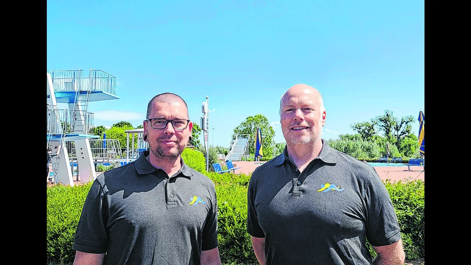 Sascha Rose und Stefan Lehmann, Meister für Bäderbetriebe bei den Bäderbetrieben Rinteln, geben Einblicke in ihren Beruf. (Foto: Bäderbetriebe Rinteln)