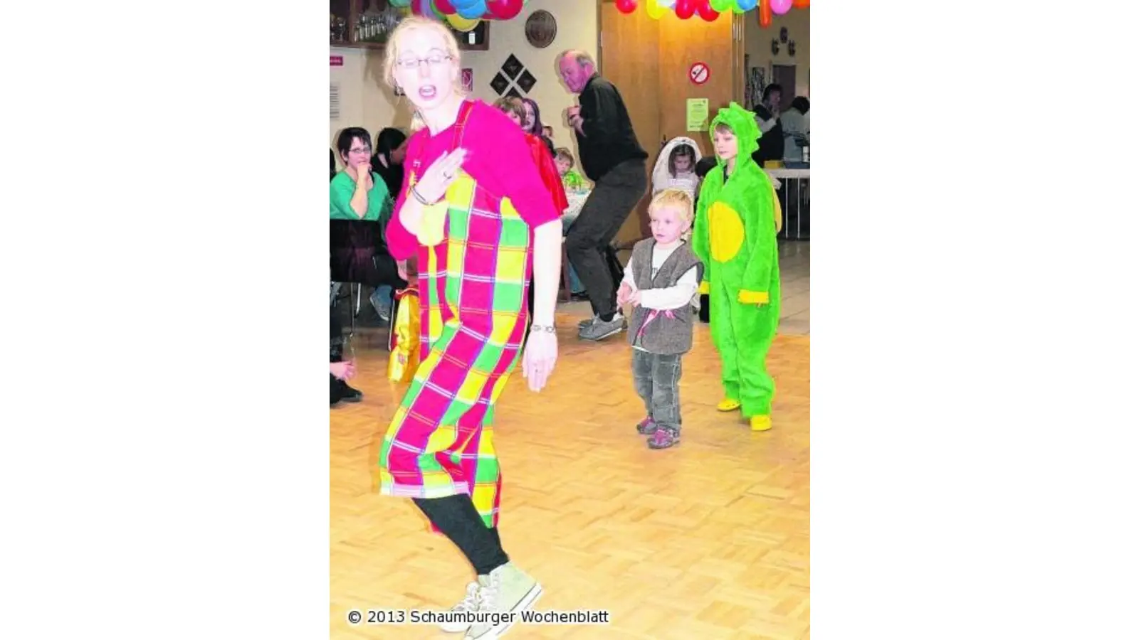 Zum Schluss fallen Luftballons (Foto: al)