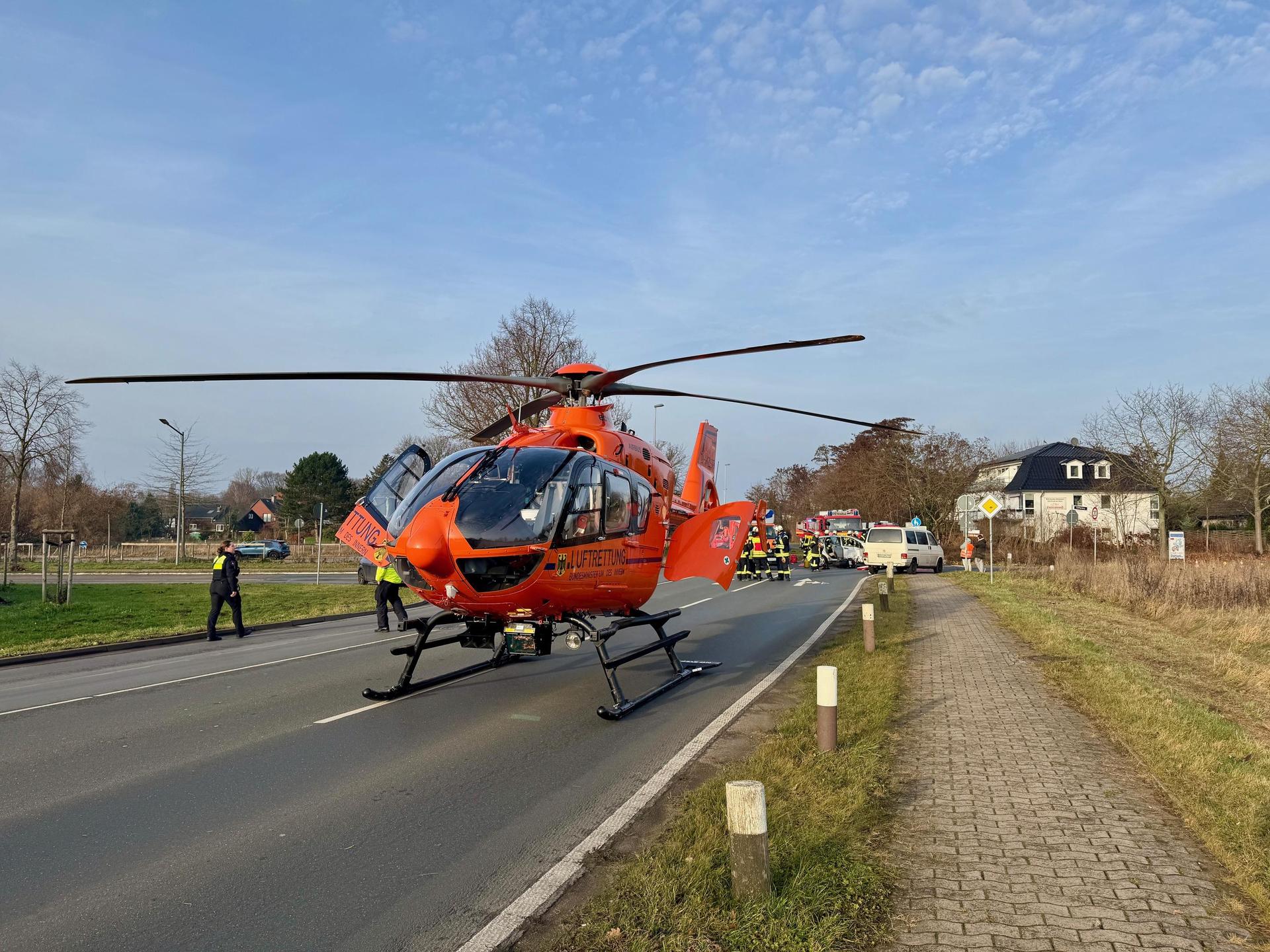 Im Einsatz: Der Rettungshubschrauber. (Foto: Feuerwehr)