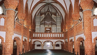 Die Orgel umfasst die gesamte Orgelempore der St. Lukas-Kirche. Eine Foto von 1980. (Foto: privat)