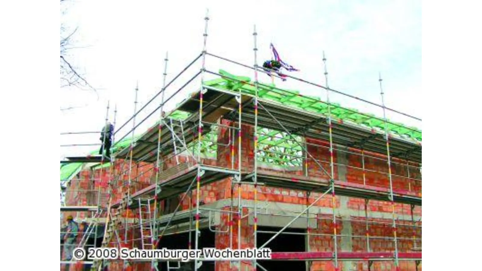 Richtkranz weht über Kindergarten (Foto: red)
