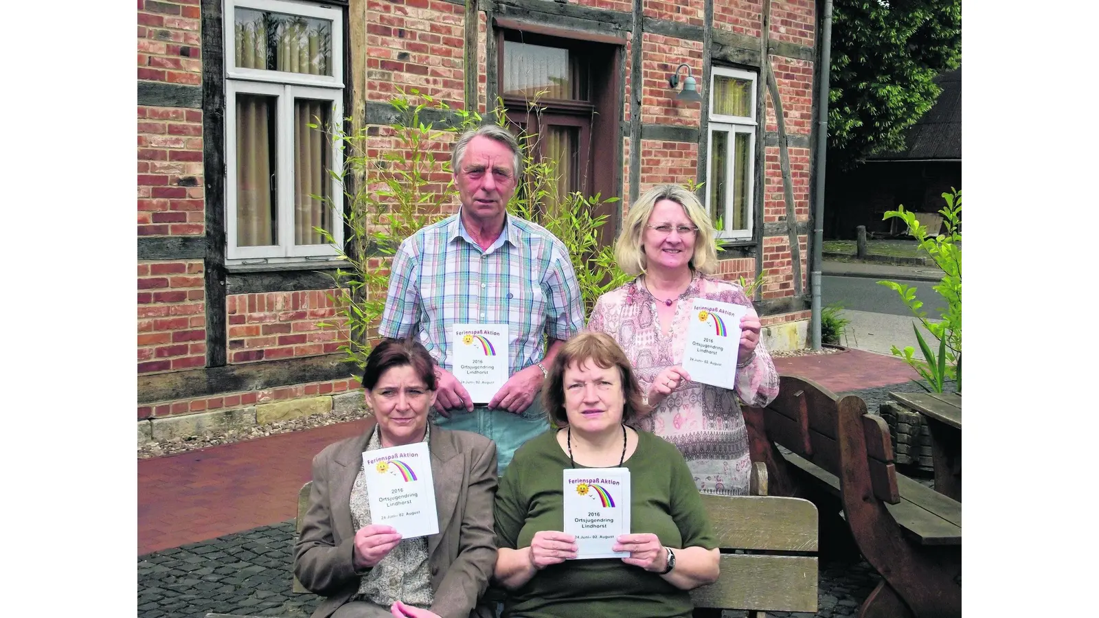 Ortsjugendring präsentiert neue Ferienspaß Broschüre (Foto: gr)