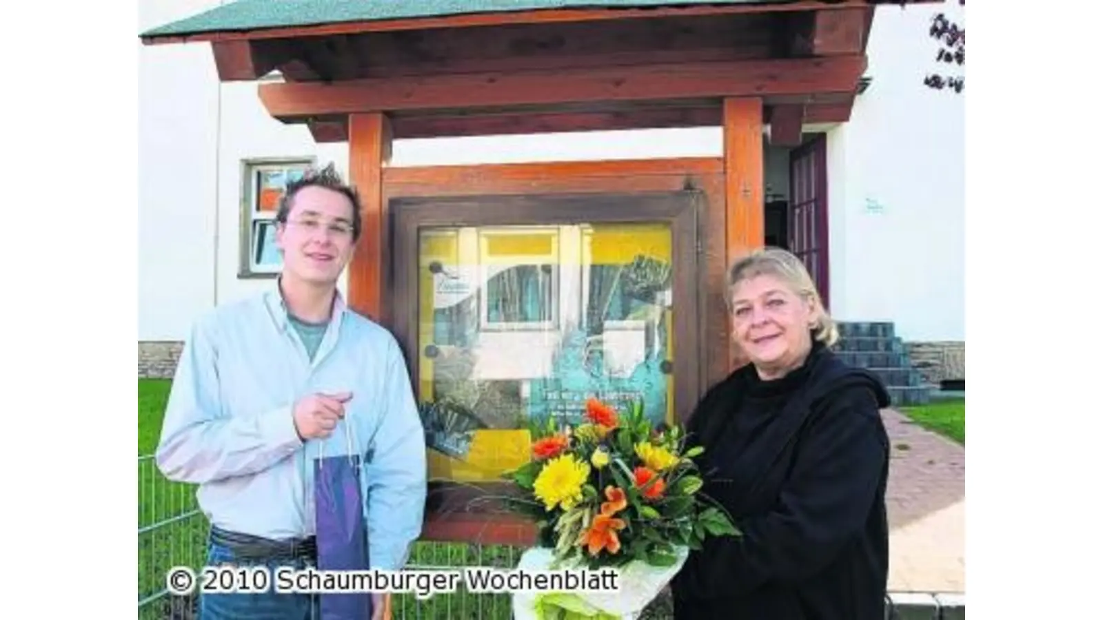 Die Tausendste mit Blumen begrüßt (Foto: ste)
