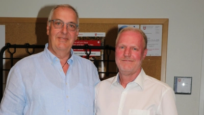 Nach der Wahl: Heiko Bothe (li.) wünscht Dieter Eidtmann alles Gute. (Foto: gi)