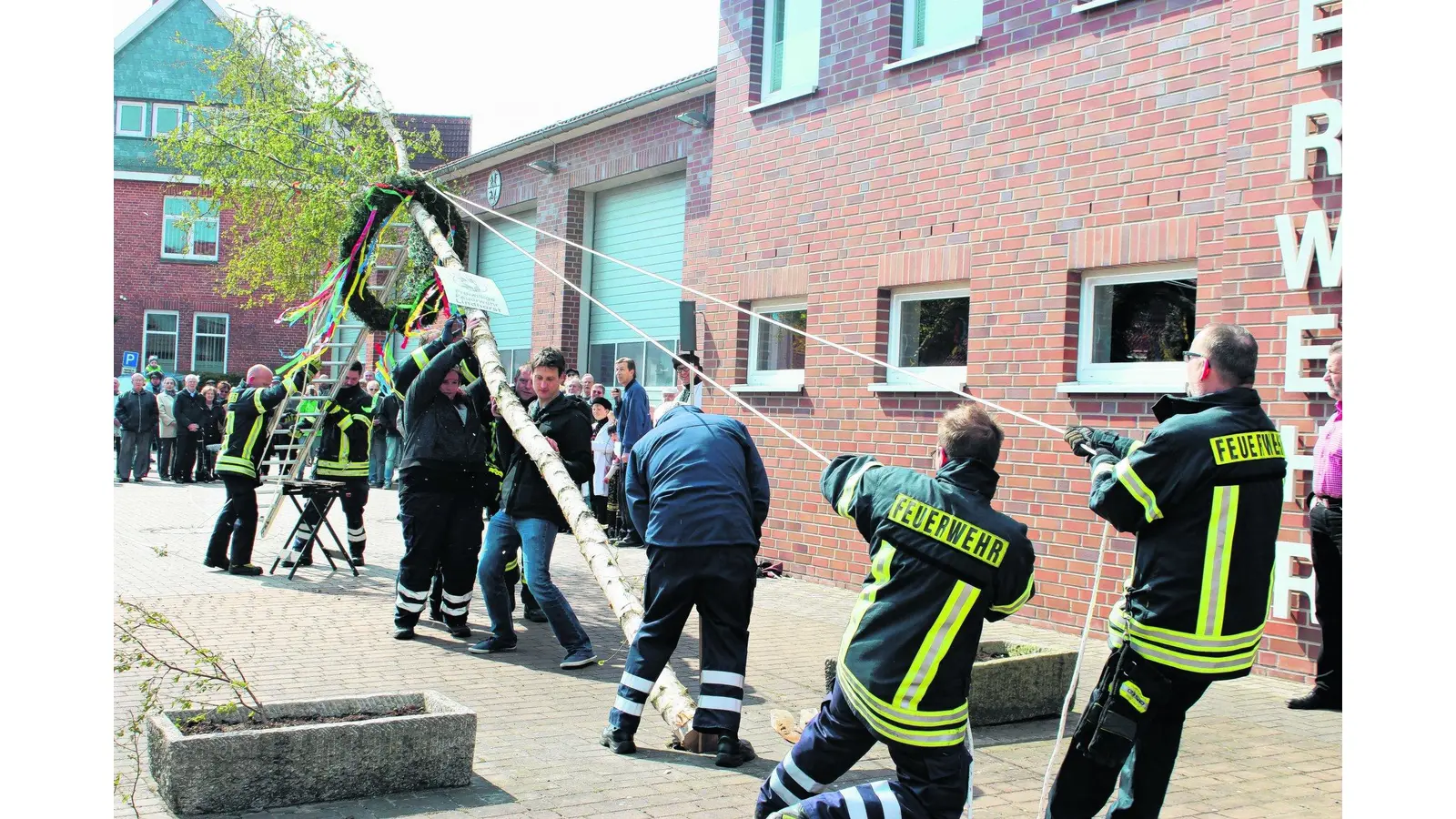 Lindhorster setzen auf frisches Birkengrün (Foto: ag)