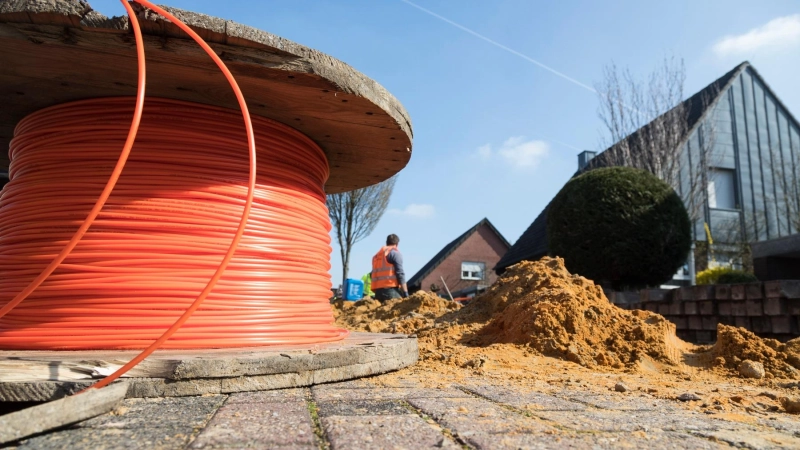 In Rinteln soll es bald mit der Glasfaser-Verlegung weitergehen, ein neuer Ausbaupartner wurde verpflichtet. (Foto: Deutsche Glasfaser)