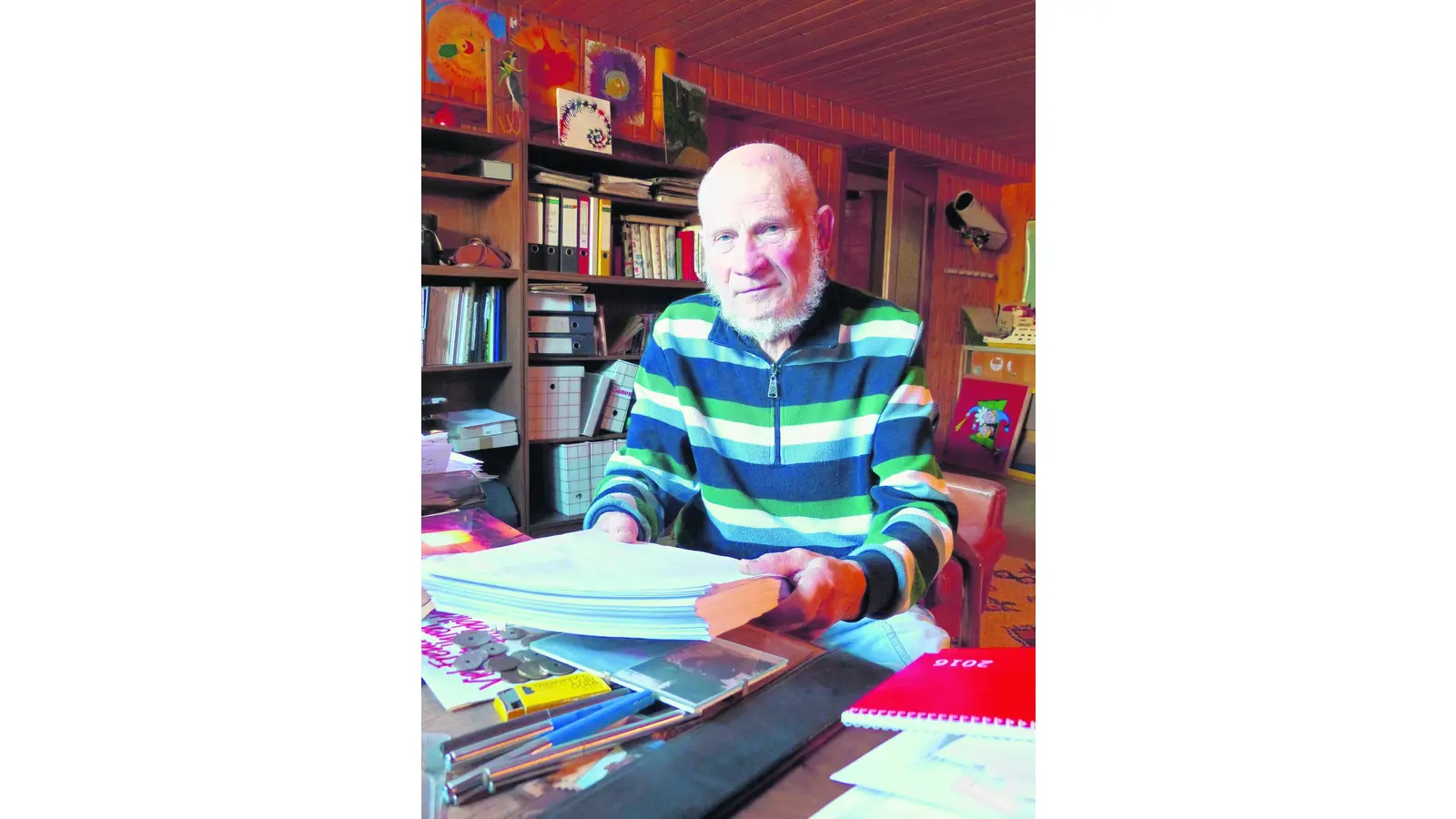 Drei Bücher warten auf interessierte Leser (Foto: al)