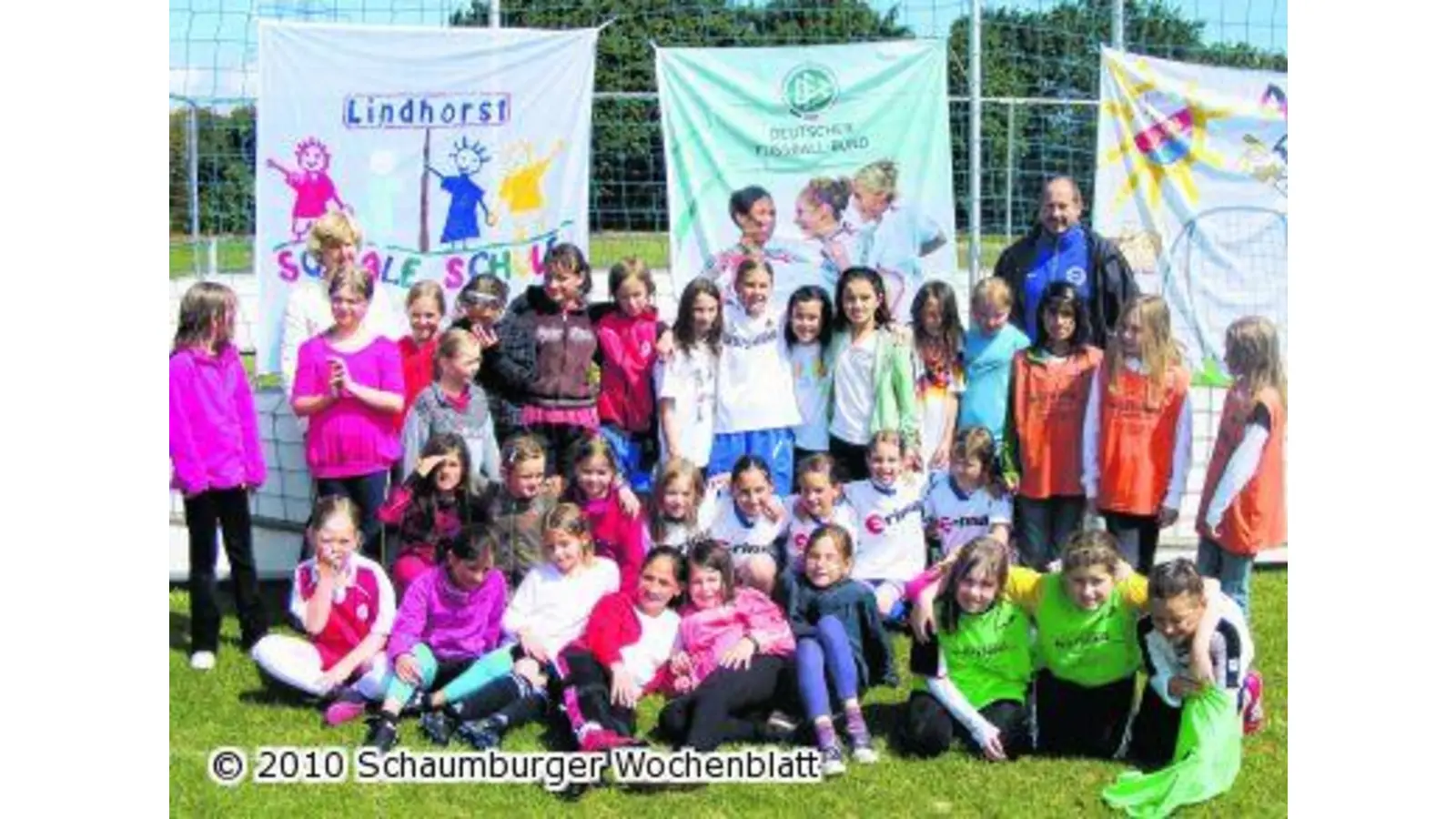 Immer wieder stören die heftigen Regenschauer das Familiensportfest (Foto: red)