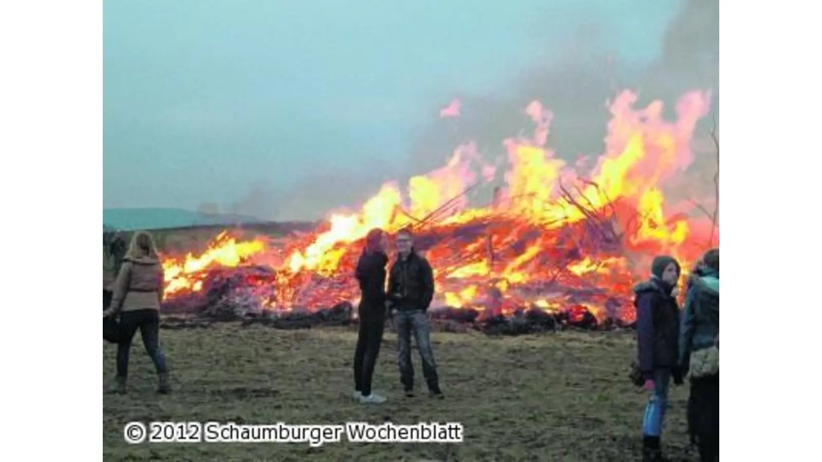 Erstes Osterfeuer in Lyhren (Foto: al)