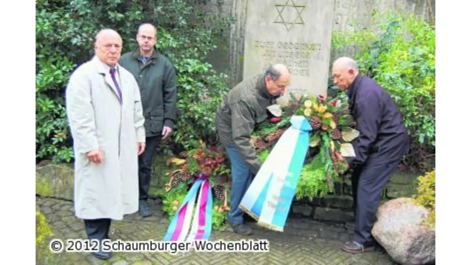 Die Bevölkerung sieht tatenlos dabei zu (Foto: red)