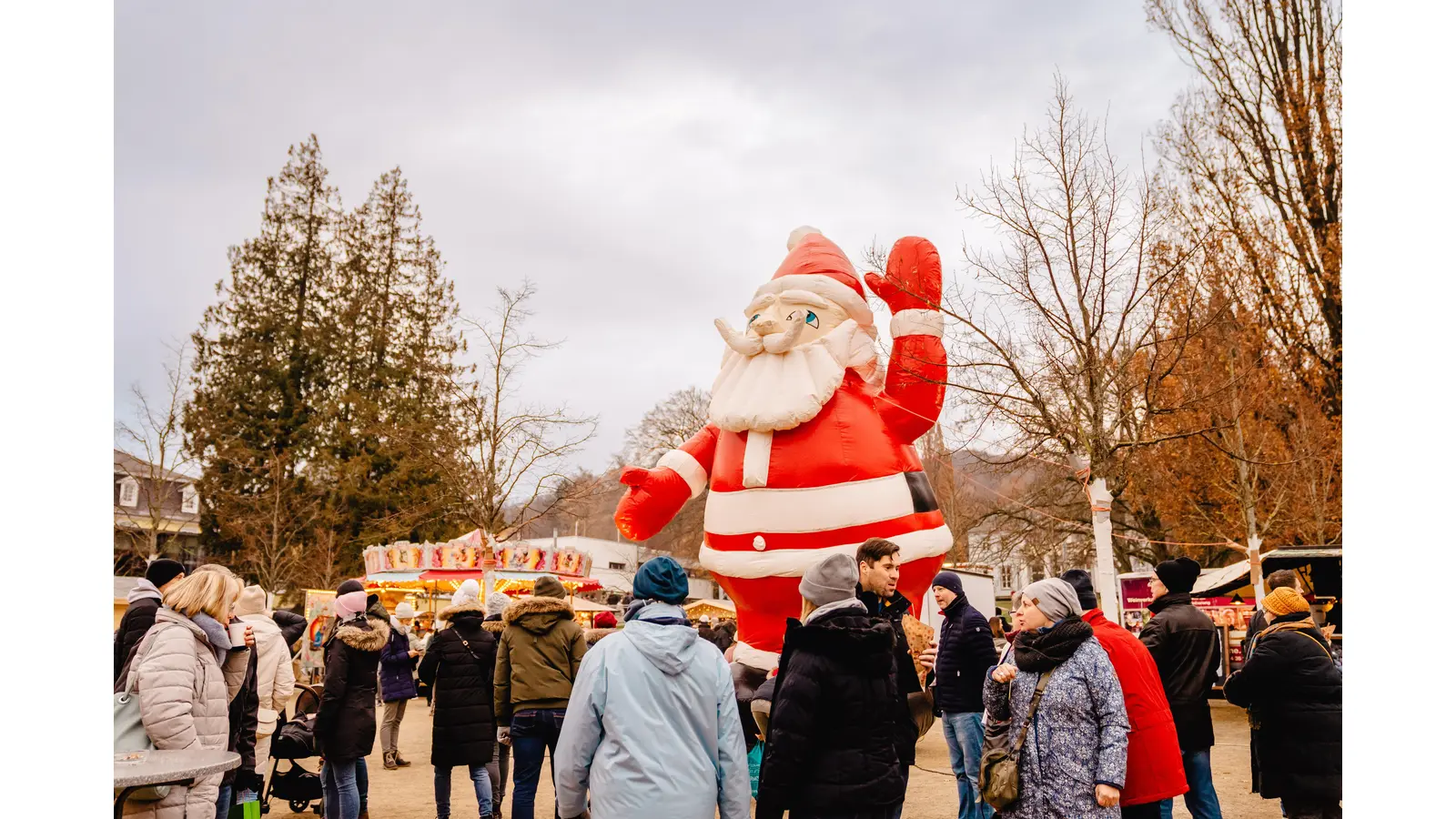 Weihnachtsmarkt im Kurpark. (Foto: Marie-Christin Pratsch)
