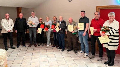 Ehrungen im Rahmen der Jahreshauptversammlung des TuS Apelern. (Foto: privat)