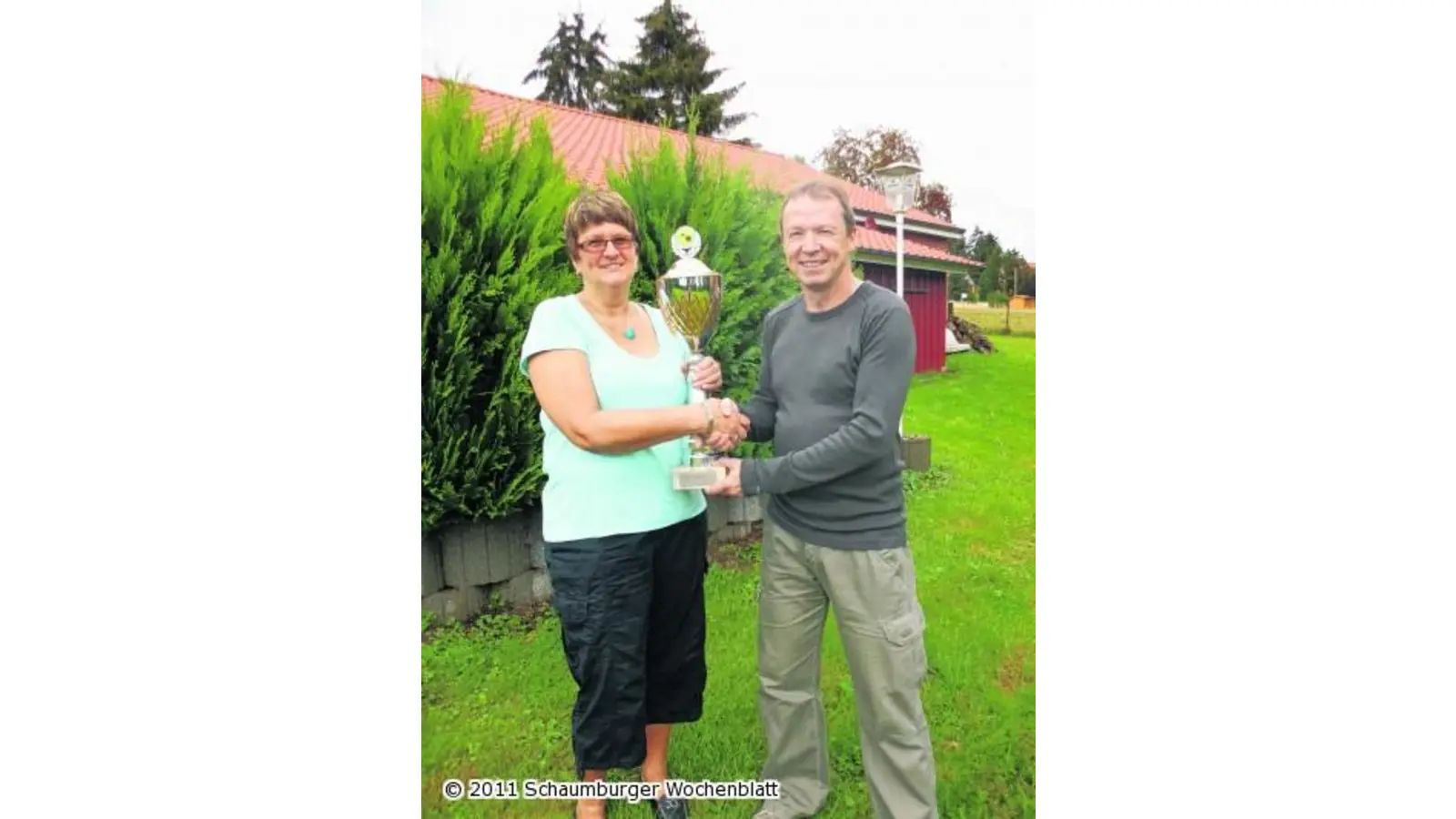 Doris Hachfeld gewinnt Pokal (Foto: em)