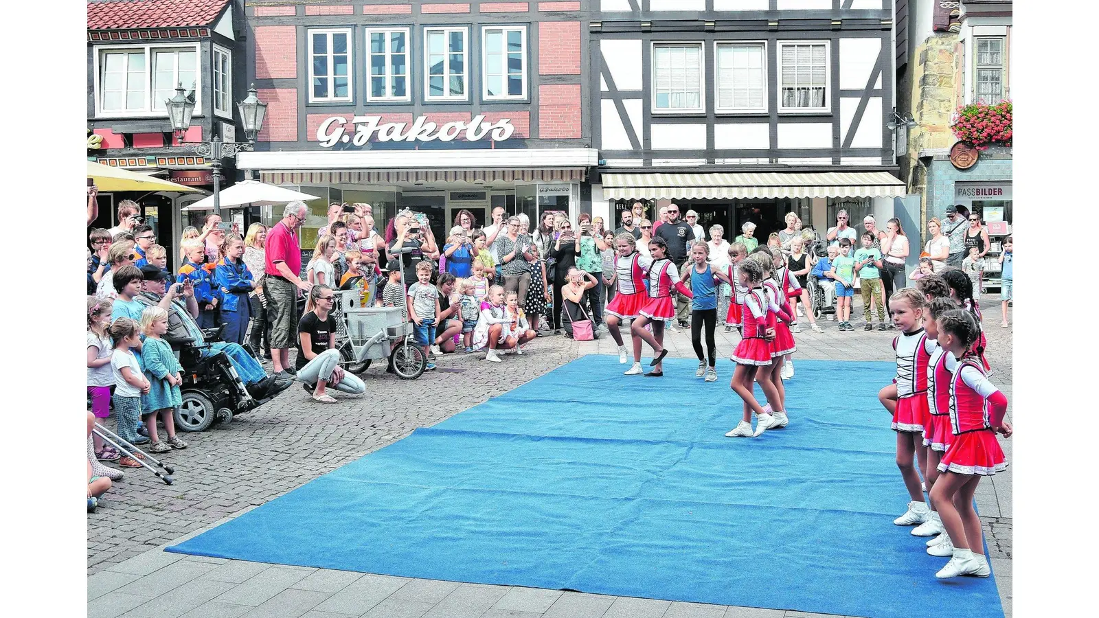 Die Welt in Kinderhände legen (Foto: red)