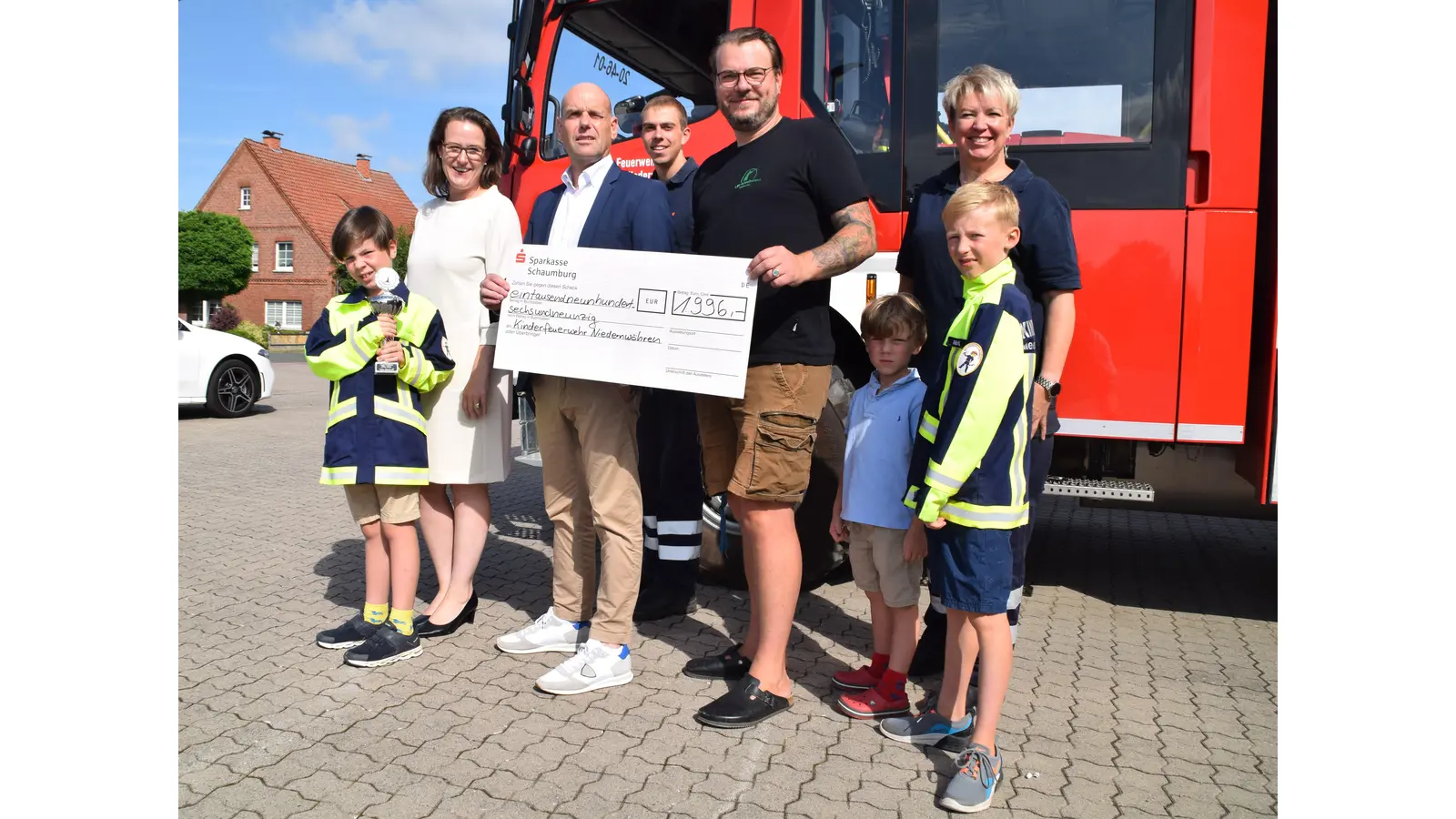 v.l.n.r.: Bosse Bischoff, Aileen Borschke, Andre Schäffer, Tjaard Wehrend, Mike Bischoff, Fiete Bischoff, Jennifer Heine, Nick Heine. (Foto: ab)