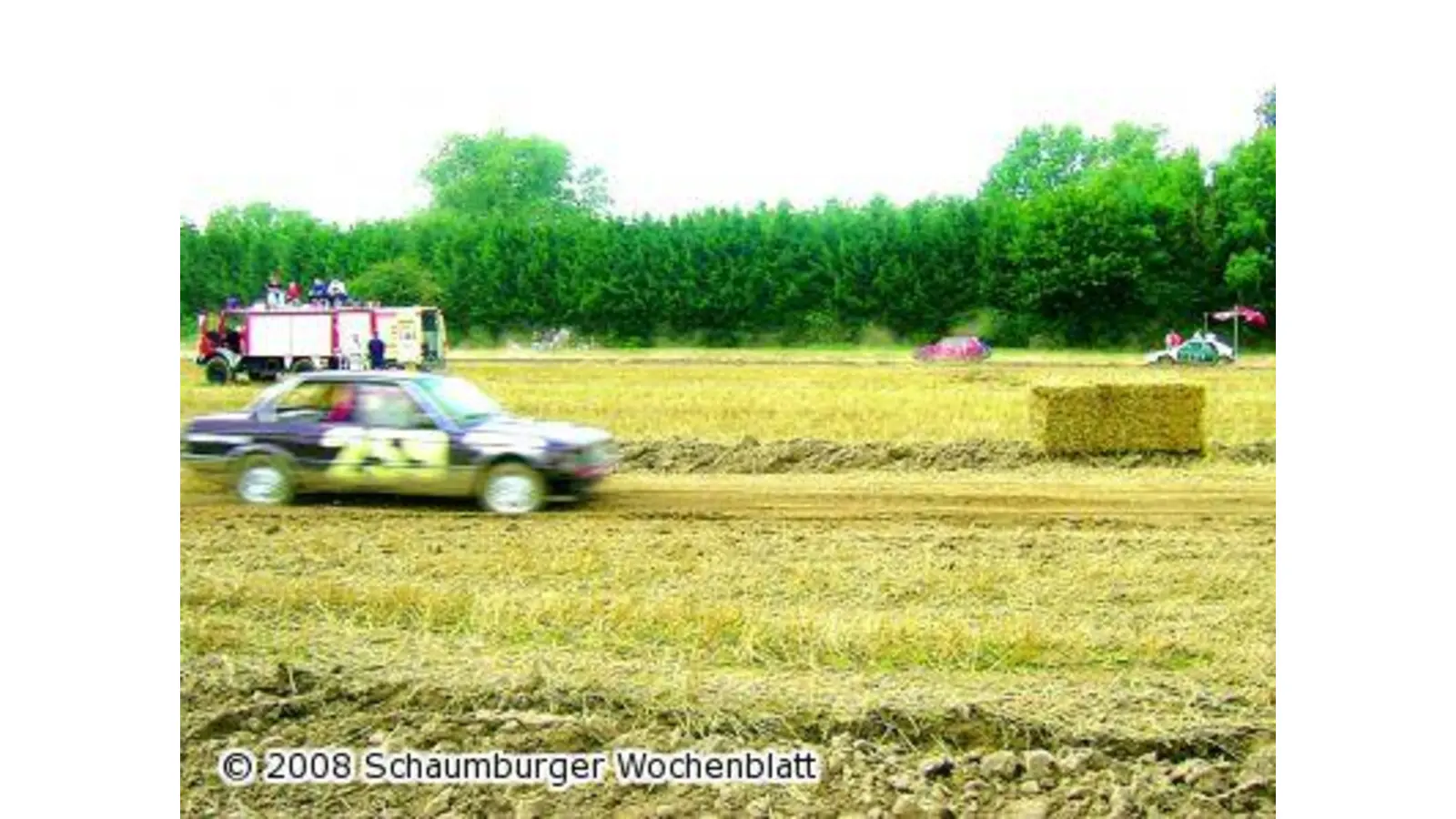 Vollgas auf dem Stoppelfeld (Foto: ro)